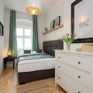 4 Personen Altbau Nahe Kurfürstendamm Berlin